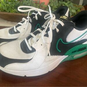 Nike Black and White Sneakers Classic Athletic Style